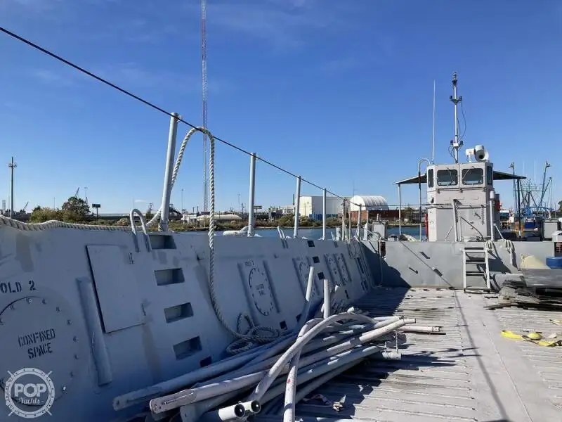 Kapal pendarat, tank untuk dijual