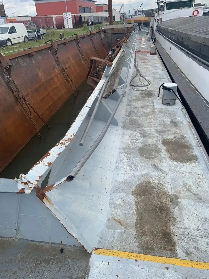 Kapal tunda untuk dijual