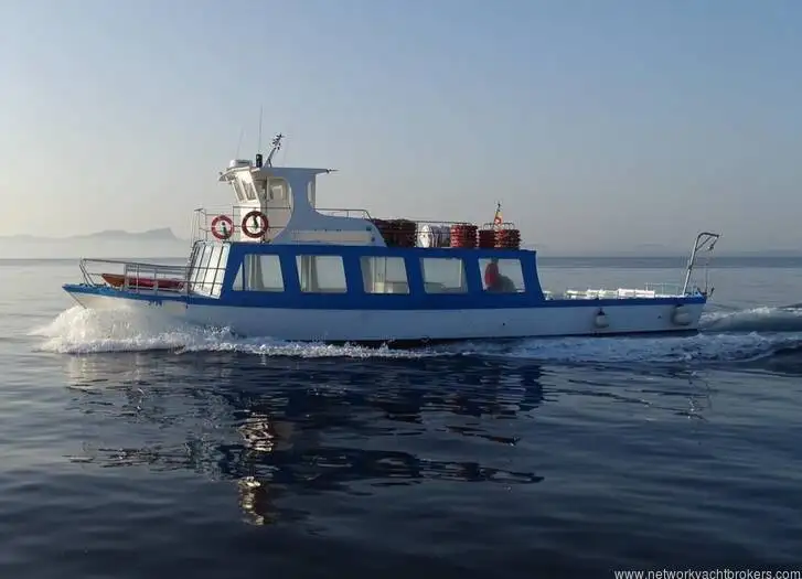 Kapal feri untuk dijual