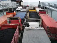 Kapal pesiar-feri untuk dijual