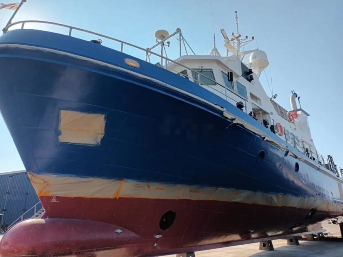 Kapal survei untuk dijual