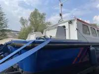 Kapal patroli untuk dijual