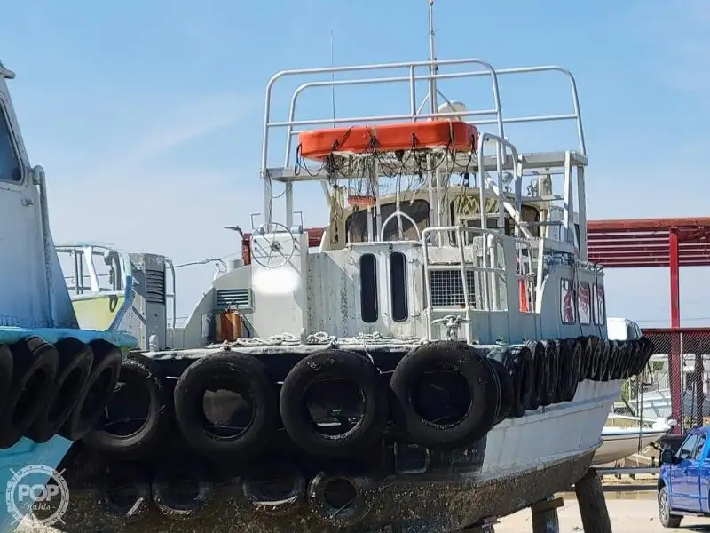 Kapal kru untuk dijual