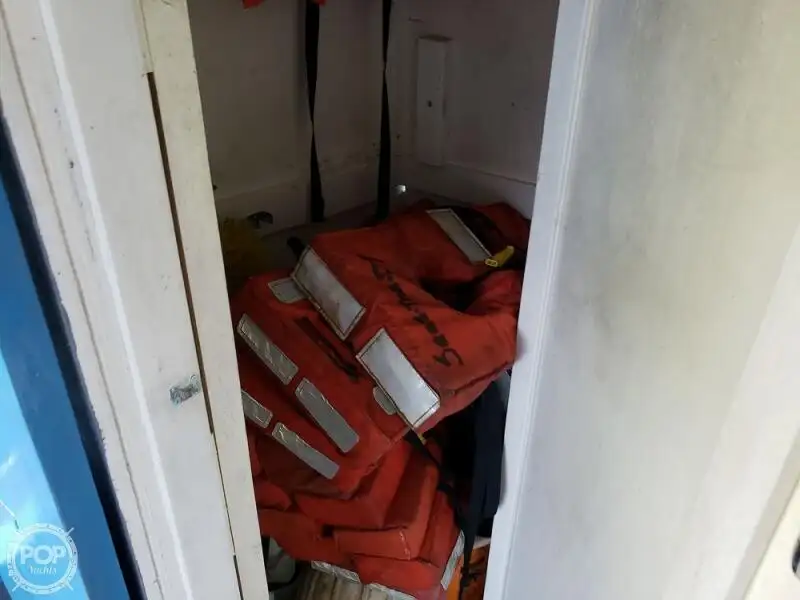 Kapal feri untuk dijual
