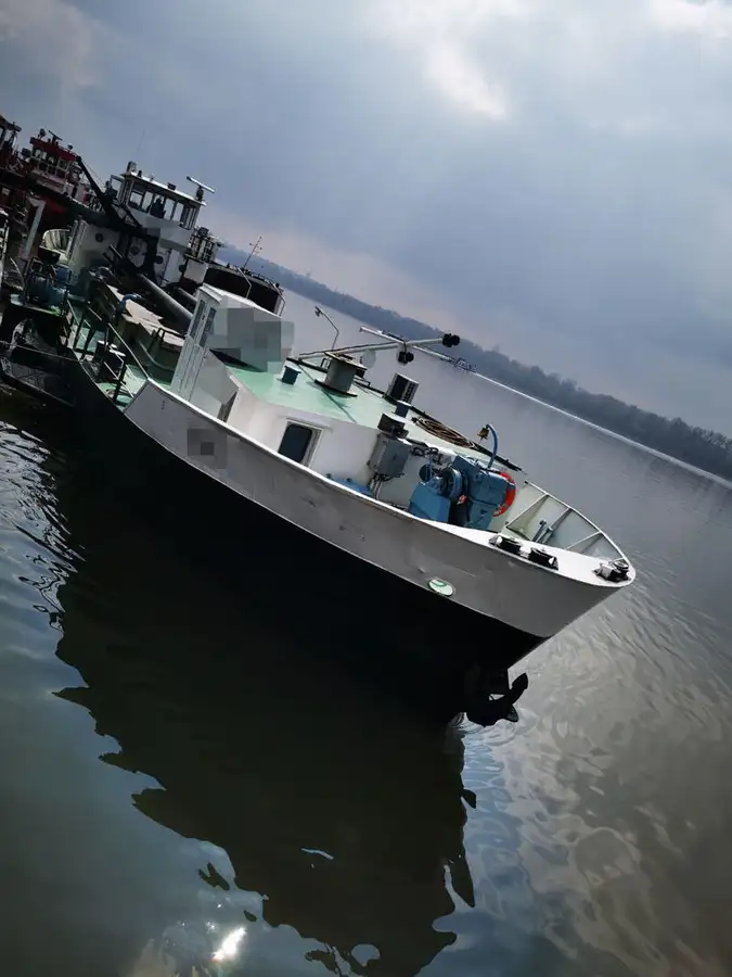 Kapal keruk untuk dijual