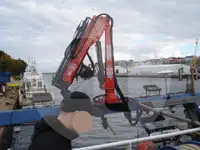 Kapal pengangkut ikan hidup untuk dijual