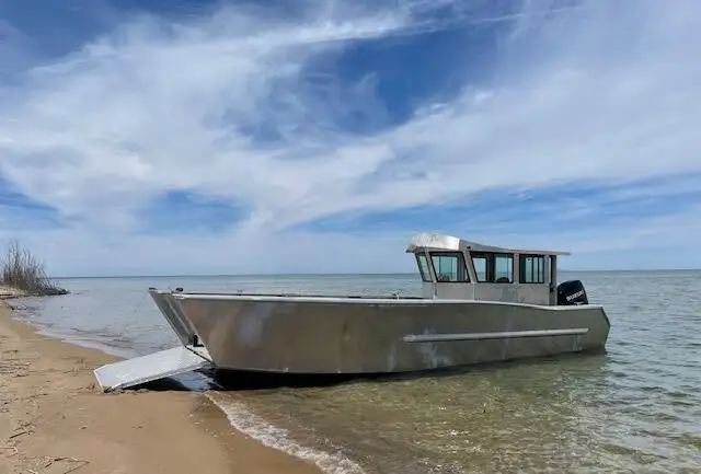Kapal pendarat, tank untuk dijual