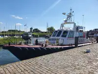 Kapal patroli untuk dijual