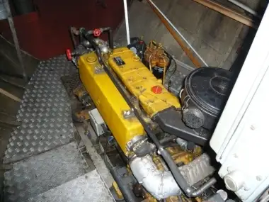 Kapal patroli untuk dijual
