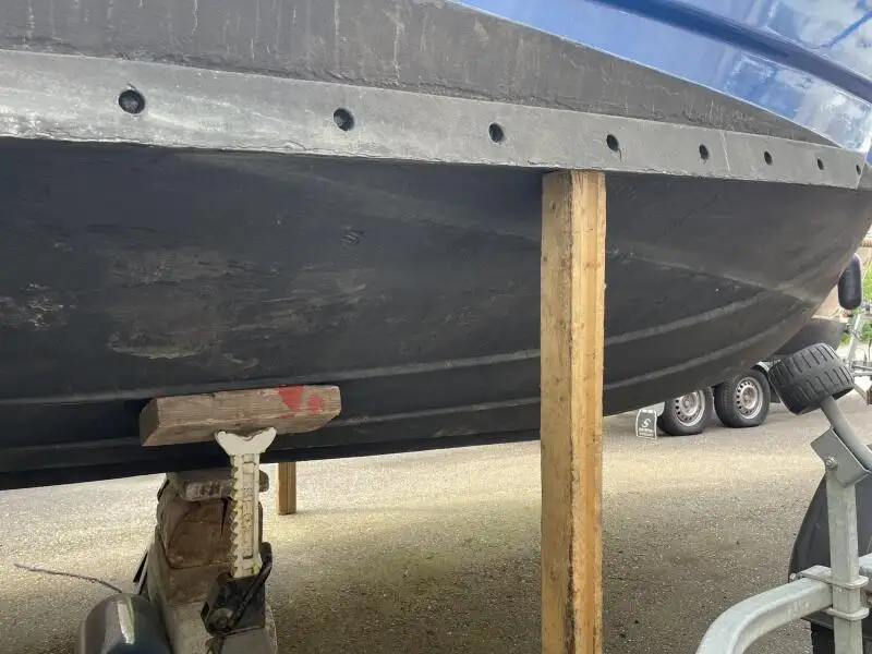 Kapal patroli untuk dijual