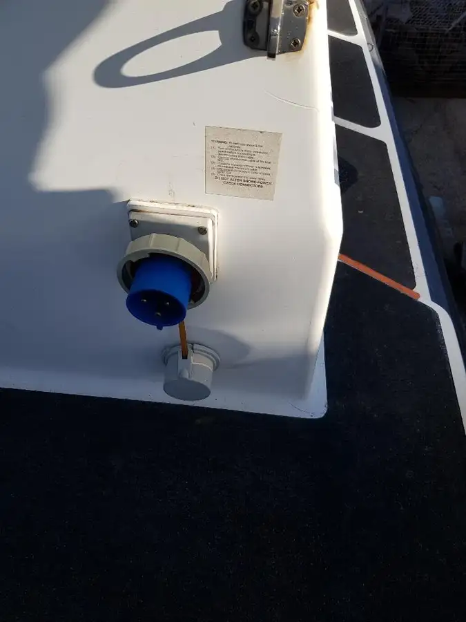 Kapal feri untuk dijual