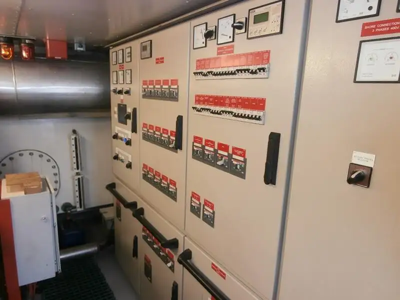 Kapal kontainer untuk dijual