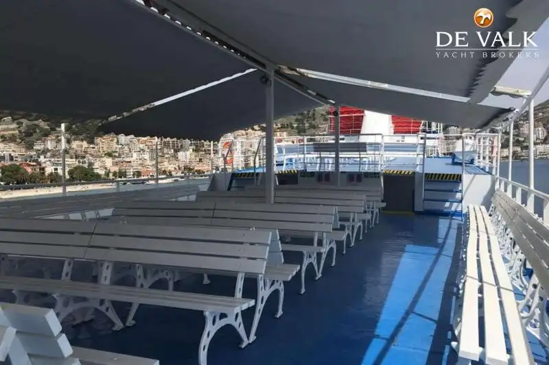 Kapal feri untuk dijual