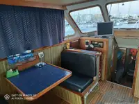 Kapal survei untuk dijual