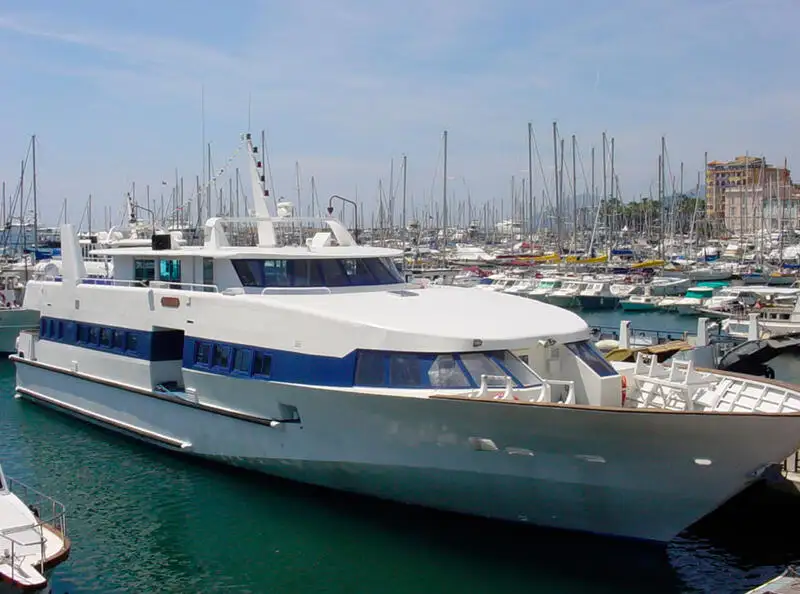 Kapal feri untuk dijual