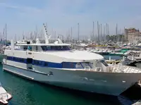 Kapal feri dijual