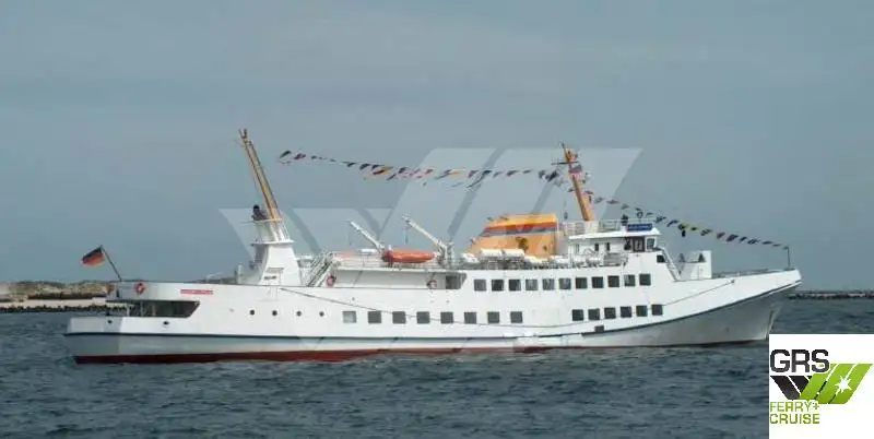 Kapal penumpang untuk dijual