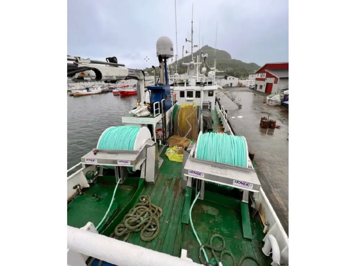 Kapal feri untuk dijual