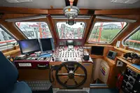 Kapal survei untuk dijual