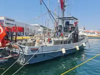 Kapal pemadam kebakaran untuk dijual