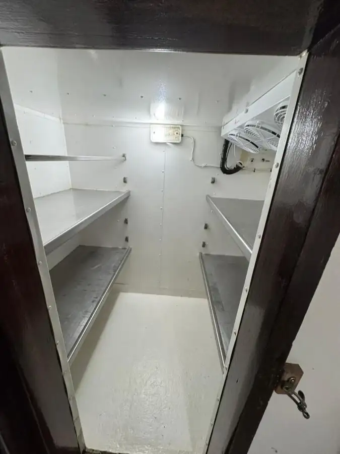 Kapal kontainer untuk dijual