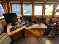 Kapal kontainer untuk dijual
