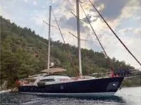 Yacht untuk dijual