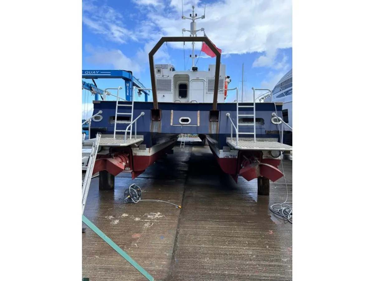 Kapal survei untuk dijual