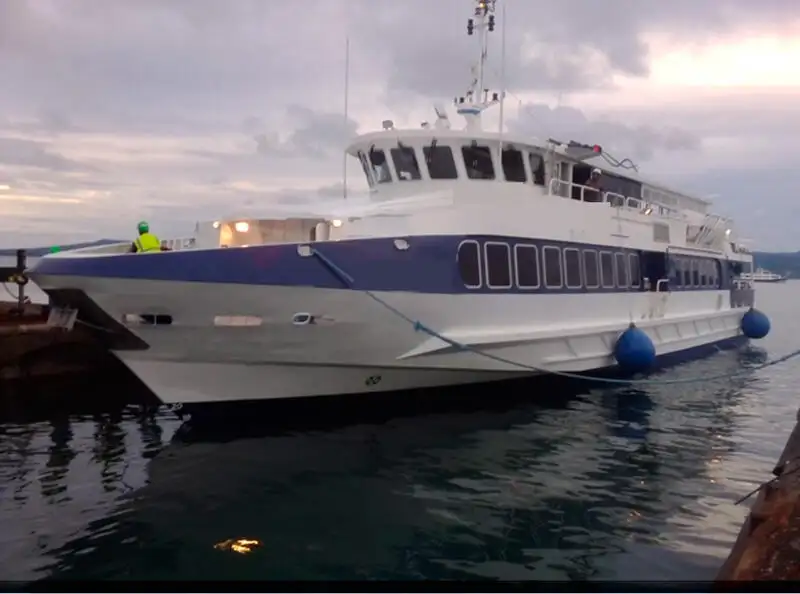 Kapal feri untuk dijual