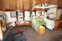 Yacht untuk dijual