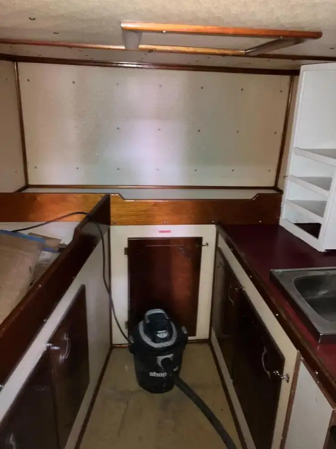 Kapal kru untuk dijual