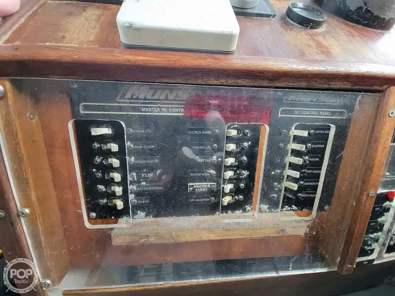 Sekoci penyelamat untuk dijual