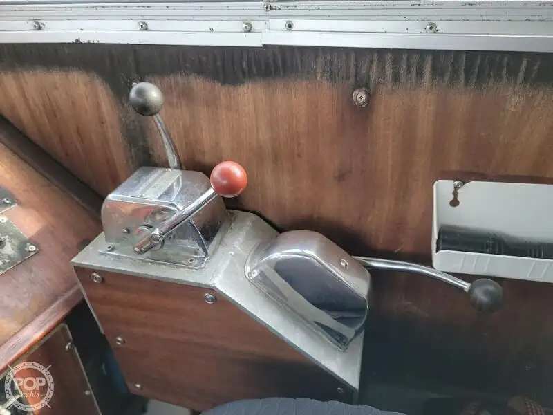 Sekoci penyelamat untuk dijual