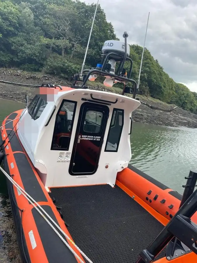 Perahu karet kaku untuk dijual
