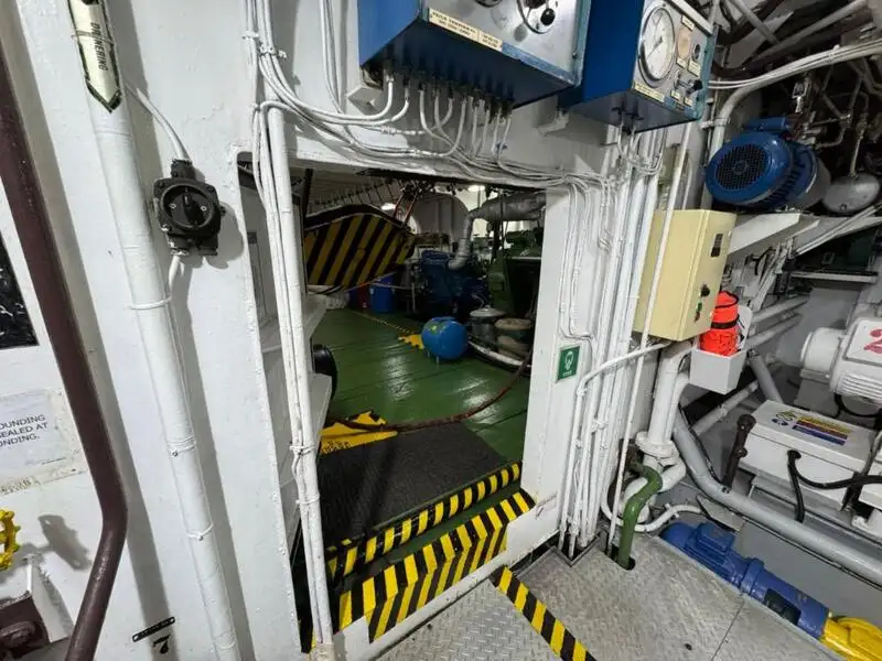 Kapal kontainer untuk dijual