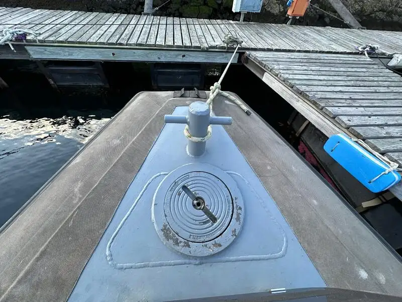 Kapal patroli untuk dijual