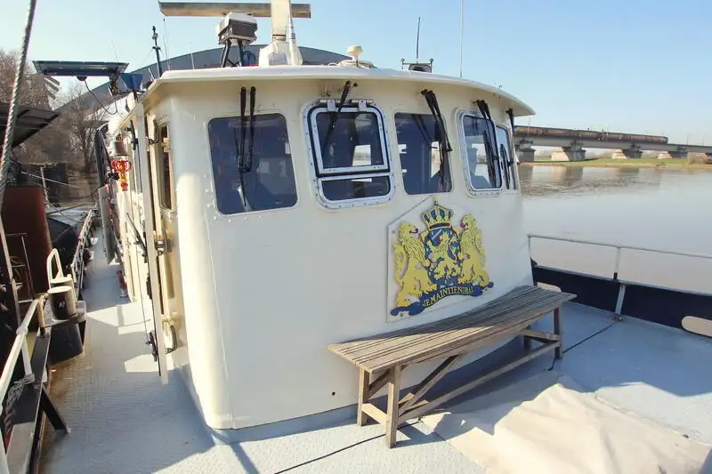 Kapal patroli untuk dijual