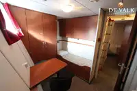Hotel terapung untuk dijual