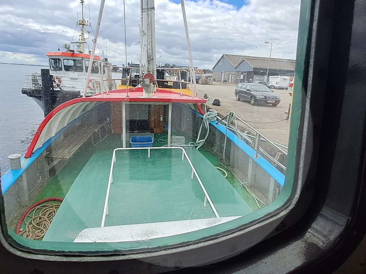 Kapal penangkap ikan untuk dijual