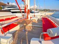 Yacht untuk dijual