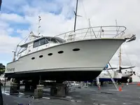 Kapal penelitian untuk dijual