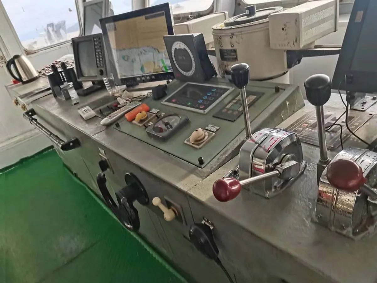 Kapal kontainer untuk dijual