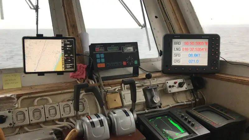 Kapal penumpang untuk dijual