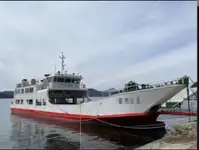Kapal feri dijual