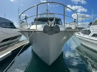 Kapal penelitian untuk dijual