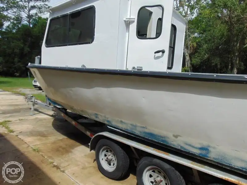 Kapal patroli untuk dijual