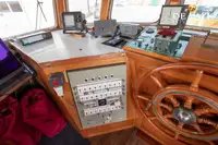 Kapal patroli untuk dijual