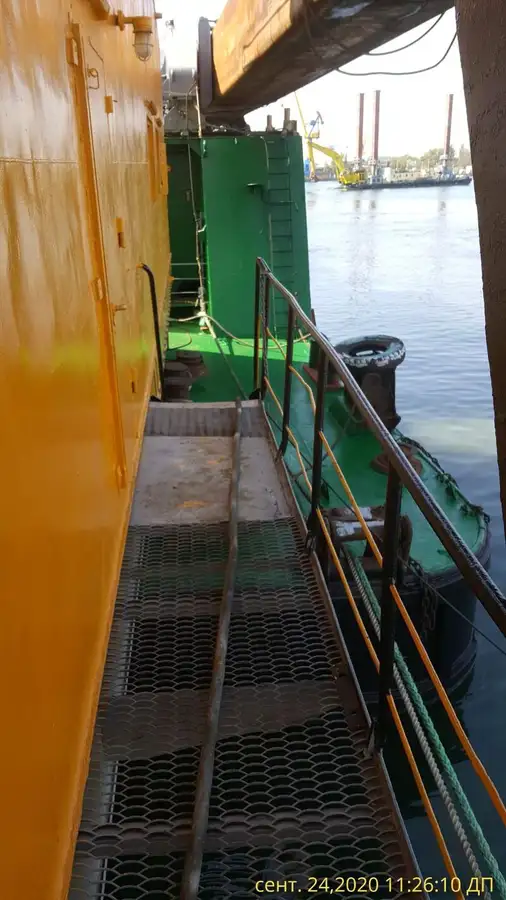 Kapal keruk untuk dijual
