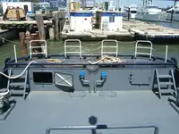 Kapal penarik dijual