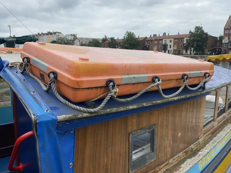 Kapal feri untuk dijual
